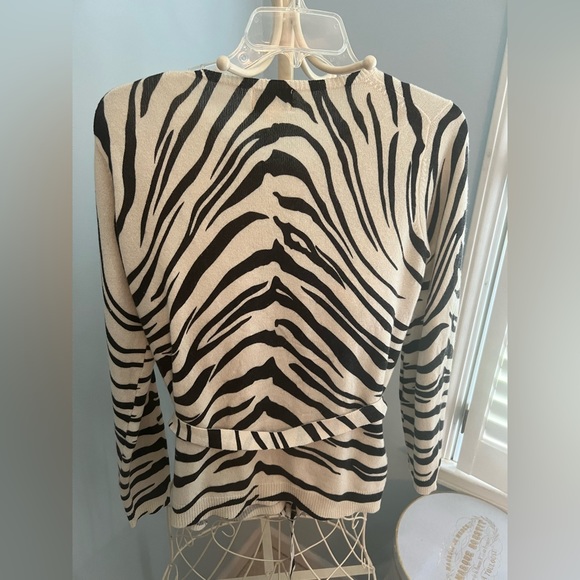 Neiman Marcus zebra print cashmere cardigan - Picture 2 of 5